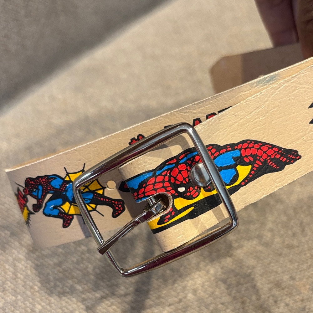 Lee Spider-Man Graphic Cream Belt